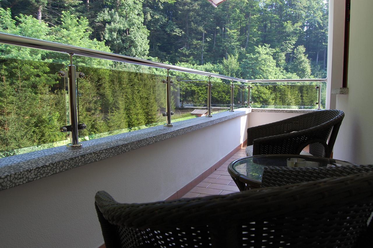 Hotel Nemira สลานิก-มอลโดวา ภายนอก รูปภาพ