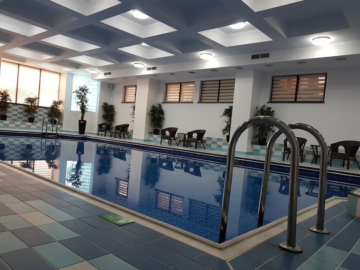 Hotel Nemira สลานิก-มอลโดวา ภายนอก รูปภาพ