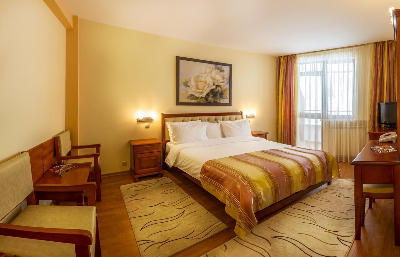 Hotel Nemira สลานิก-มอลโดวา ภายนอก รูปภาพ